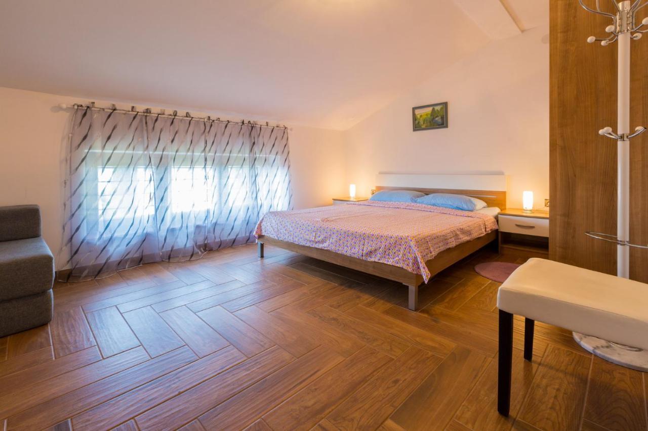 Jasminka Loncaric Apartment Crikvenica Exterior photo